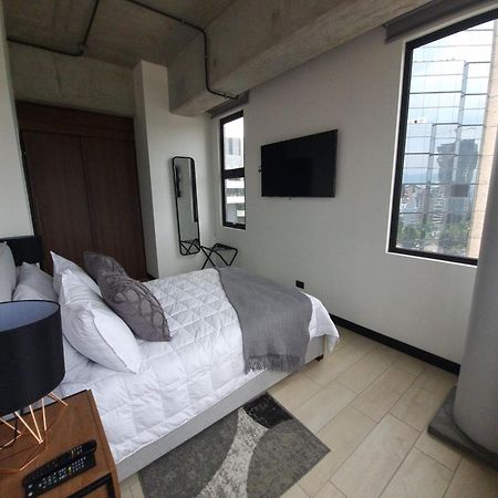 Apartamento 2 Habitaciones, Edificio Eon, Zona 10, Turin Guatemala City Bagian luar foto