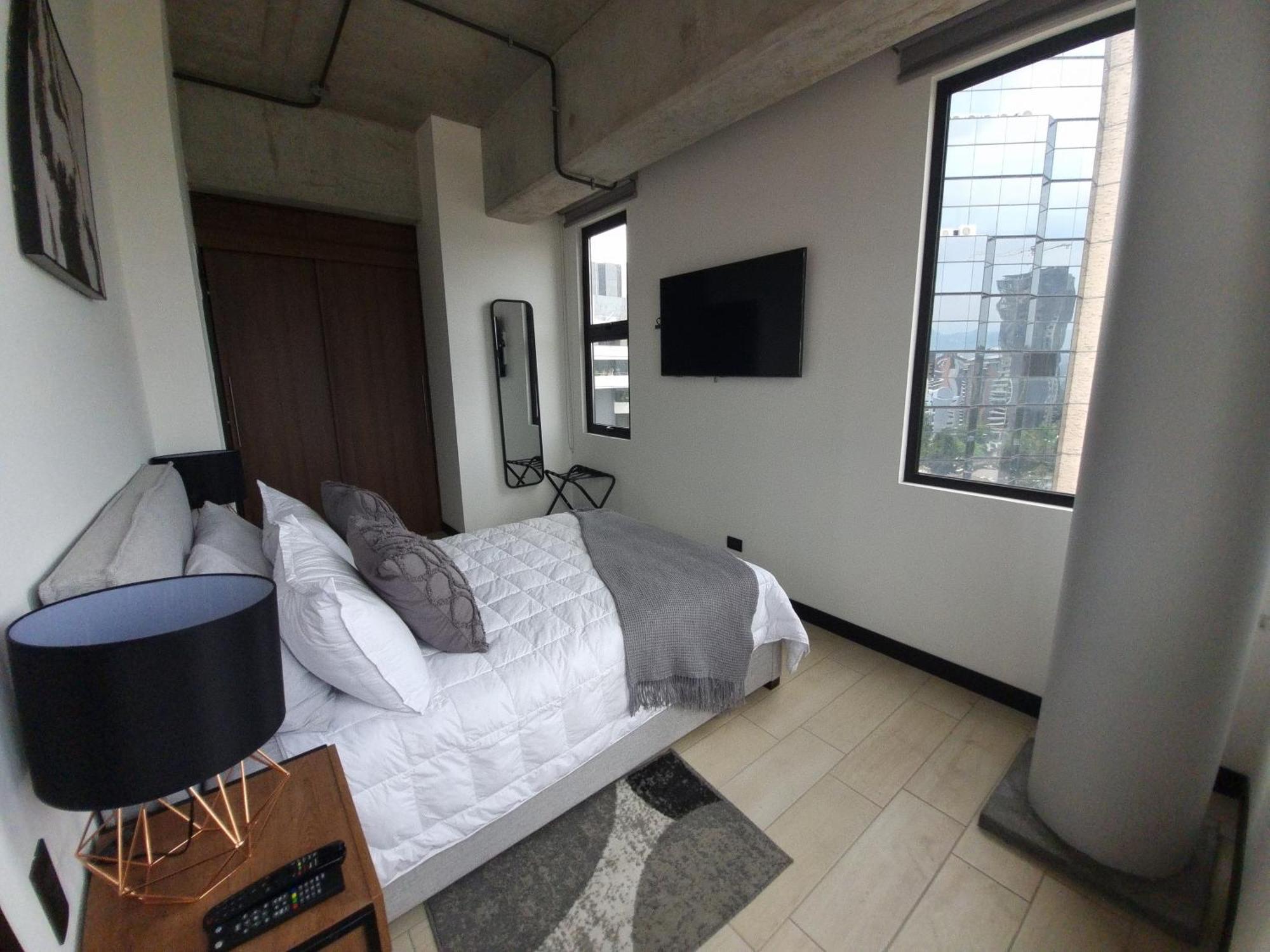 Apartamento 2 Habitaciones, Edificio Eon, Zona 10, Turin Guatemala City Bagian luar foto